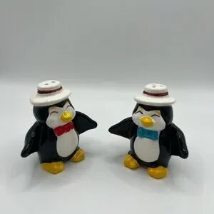 Penguin Bird Adorable Hats & Bow Tie Salt & Pepper Shaker Set Collectible Decor