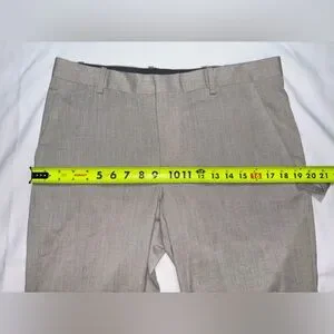 Perry Ellis NWT Size 32/32 Light Beige Slim Stretch Flat Front Dress Pants