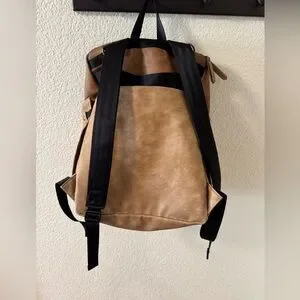 Petunia Pickle Bottom Tempo Backpack In Brioche