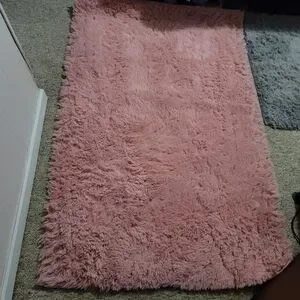 Pink Soft Pink Shaggy Rug Size 5 X 3
