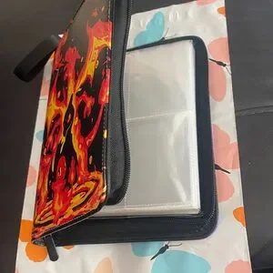 Pokémon 500 Card Holder NEW Zip Around With A Handle