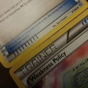 Pokemon Trainer Bundle:6 Cards 3 Reverse Holo
