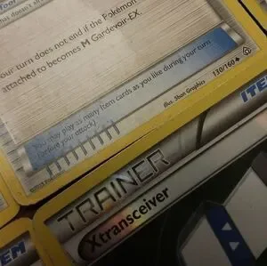 Pokemon Trainer Bundle:6 Cards 3 Reverse Holo