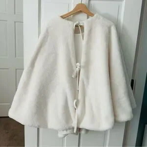 Pottery Barn Ivory Plush Faux Fur Christmas Tree Skirt 60”