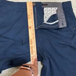 Pre-Loved Quiksilver Mens Navy Blue Flat Front Shorts 34