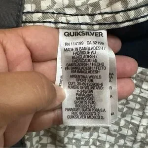 Pre-Loved Quiksilver Mens Navy Blue Flat Front Shorts 34