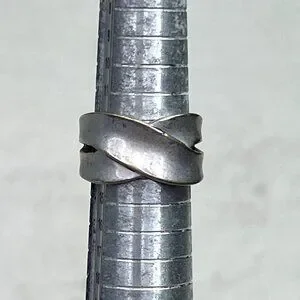 Premier Designs Crossroads Ring Crossed Entwined Silver Tone 6.5