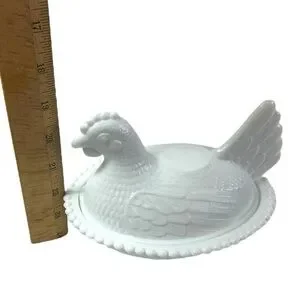 RARE Vintage White Milk Indiana Glass Hen On Nest Beaded Edge Covered Dish