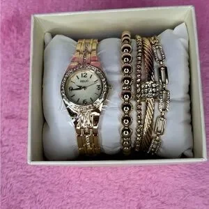 Relic By Fossil Womens Queen S Court Gold Metal Watch W/Crystal Accents Gift Set