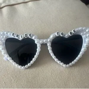 REVOLVE Bride To Be Heart Sunglasses