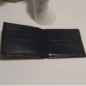 Salvatore Ferragamo Elegant Black Soft Leather Bifold Unisex Wallet (EUC)
