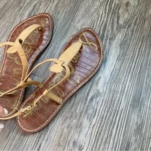 Sam Edelman Tan And Brown Patented Leather Sandals Thong Style Side Buck…