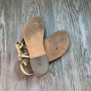 Sam Edelman Tan And Brown Patented Leather Sandals Thong Style Side Buck…
