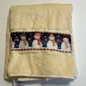 SATURDAY KNIGHT LTD Cream Blue Snowman Bath Hand Towel Decorative NWT Winter