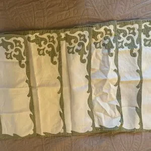 Set of 8 Vintage Linen Napkins Green Scalloped Edge Floral Applique