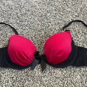 Sexy red and black push up bra 34D lace detail lingerie