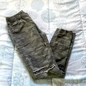 SO Camo Print Jeans Size 16