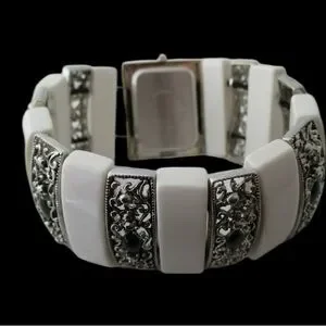 Sophie Analog Wristwatch With Quartz Movement