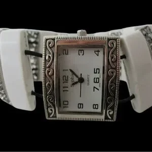 Sophie Analog Wristwatch with Quartz Movement