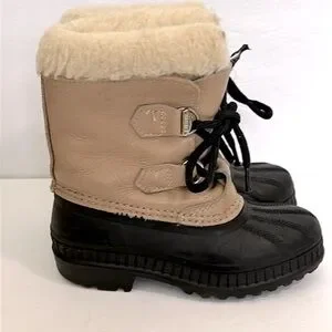 Sorel Boots tan And Black Size 13 Children