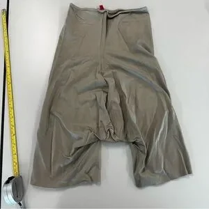 Spanx Nude Simplicity Mid Thigh Shaper Shorts. Size Large