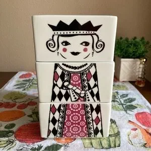 Stackable King’s Court Decorative Dishes