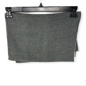 Stewart Of Scotland Gray Herringbone Fringe Scarf NWT