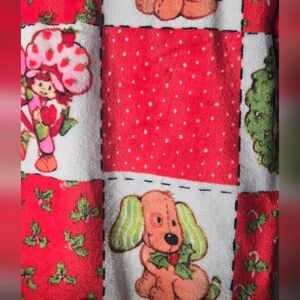 Strawberry Shortcake And Dog Custard Christmas Candy Cane Holly Throw Blanket
