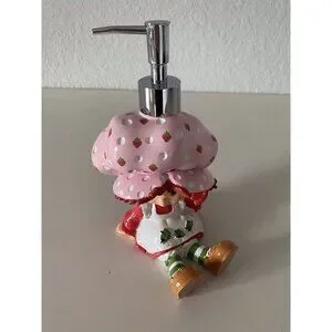 STRAWBERRY SHORTCAKE Figural Ceramic Soap Lotion Pump Dispenser Classic NEW