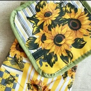 Sunflower Oven Mitt And Gloves 2pc Set Green & Yellow