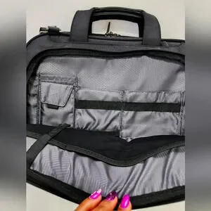 Targus 14 Inch Laptop Black Shoulder Briefcase Carry On Professional Bag
