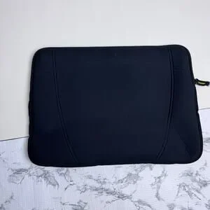 Targus Sleeve Fits Laptop Bag 15-Inch MacBook Pro Black Neoprene Soft Case