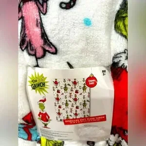 The Grinch ❤️ Cindy Lou Christmas Plush Blanket