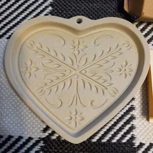The Pampered Chef Anniversary Heart Cookie Mold