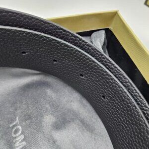 Tom Ford Men’s Belt – Classic Look