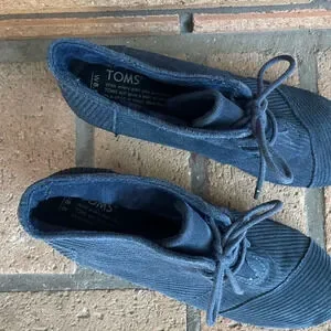 TOMS Women’s Size 8.5 Navy Corduroy Lace Up Wedge Shoes