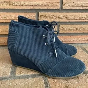 TOMS Women’s Size 8.5 Navy Corduroy Lace Up Wedge Shoes