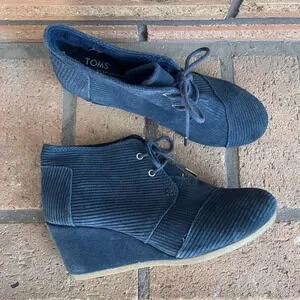 TOMS Women’s Size 8.5 Navy Corduroy Lace Up Wedge Shoes