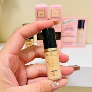 Too faced Born This Way Foundation - Snow 5 Ml Each