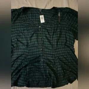 Torrid Plaid Green Plaid Top Size 5X NWT