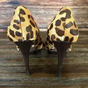 TORY BURCH Camille Leopard Calf Hair Platform Pumps Heels Size 6.5