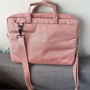 Tucano soft pink laptop bag called “Workout Cable Out” good condition