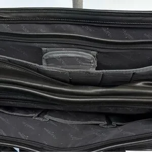 U.S. Luggage New York Black Messenger / Laptop Bag With Sleek Design Very Cool