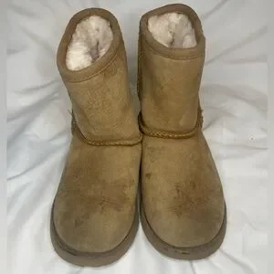 UGG Classic Chestnut Boots Toddler Size 10