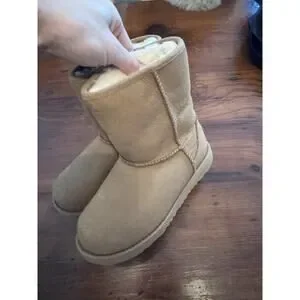 Ugg Classic Short Weatherproof Kids Boots Chestnut Size 13 NEW
