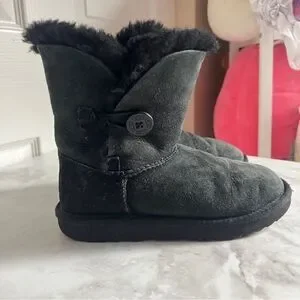 UGG Kid’s Button Bailey Boots