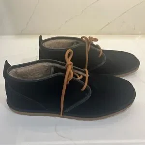 UGG Men's Black Suede Boots With Tan Laces NWOT