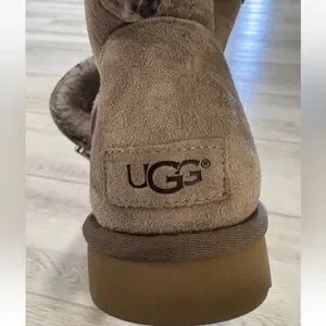 UGG Suede Boots Sz 8 Womens REMORA Bling Buckle Purple Gray Pull On Warm Leather
