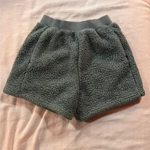 UGG Women's Camilia Sherpa Shorts Size S