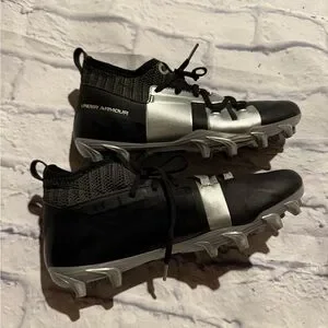 Under Armour Black And Gray Cleats